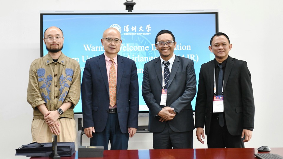 Delegation from Universitas Airlangga Visits Shenzhen University Medical School