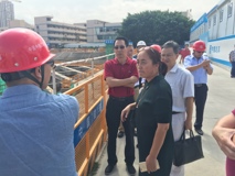 深圳大学杜宏彪副校长一行八人赴龙岗区政府就市平湖医院建设及移交问题进行洽谈