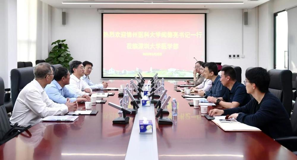 8e021838e6077818cbacb1ebf476d869