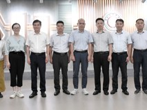信阳师范大学朱晓东副校长一行到深圳大学医学部调研交流