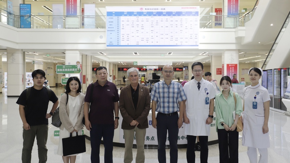 罗马萨皮恩扎大学校长Bruno Botta教授访问深圳大学医学部及总医院