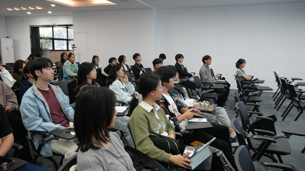 fee5321ad82cf24e575f50b431363581