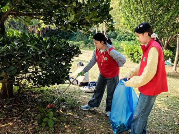 76b402887e92d9861e7b025e9f36c87f