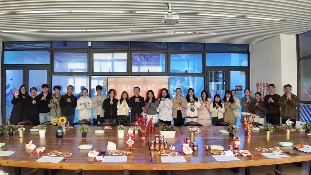 8d9f2e70d15ee1566675de155b2c59d5