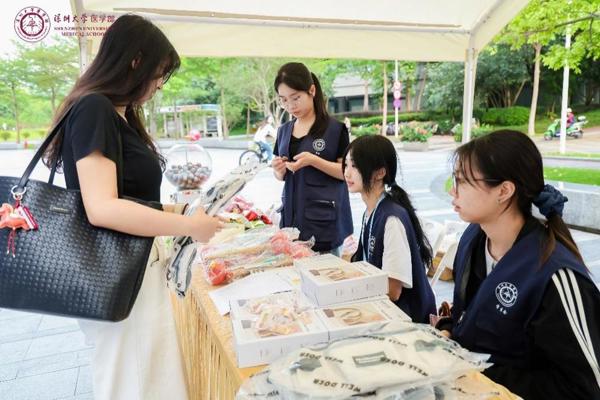 医学部举办“医钥启健，解锁医知”医师节主题活动——师生沉浸式体验医学魅力